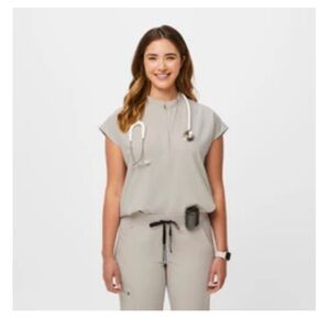 women's Bone Rafaela - Oversized Scrub Top - L